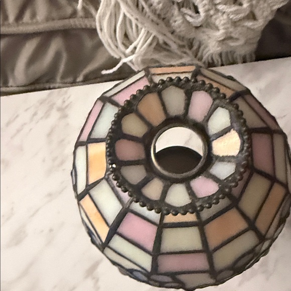 Stained Glass Tiffany-Style candle holder Table Lamp - Multicolor - Picture 2 of 6